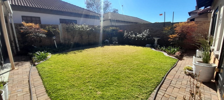 3 Bedroom Property for Sale in Flamwood North West